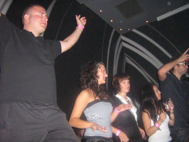 i/Kranj/Absolvent08/07-BlackWhiteParty/absolvent 1909.jpg_640.jpg